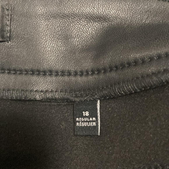 Straight leg faux leather pants - Picture 5 of 6